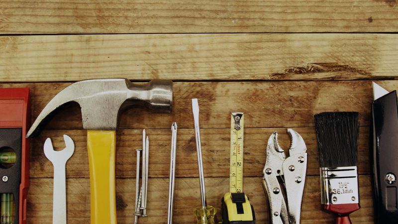 5 Signs You Need to Hire a Handyman Service